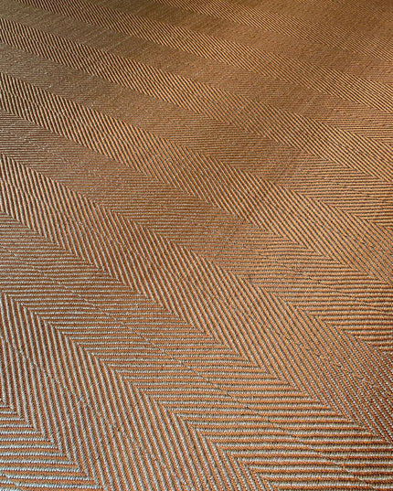 Tapete fique sobremadurado, seda beige y cobre. Borde en estaño Ref:FMS003